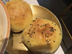 酥皮烤包子-董小西的凉皮和椒麻鸡(三元桥店)