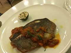 香煎海鲈鱼-WOLFGANG PUCK KITCHEN & BAR(迪士尼小镇店)