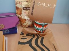 经典草莓千层蛋糕-星巴克(夏日百货店)