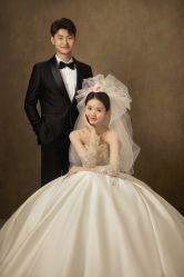 -喜爱高定婚纱摄影