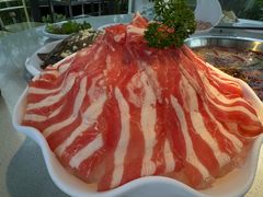 -茅草房·河畔园林火锅