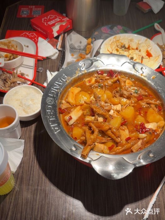 胖哥俩肉蟹煲(湖滨银泰in77店)图片