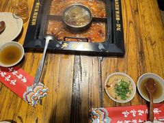 -老牌坊云南鱼豆花火锅(爱建店)