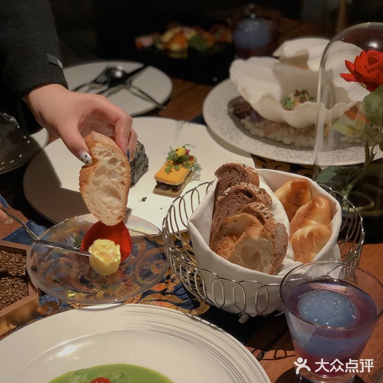 南京| 首家童话主题西餐🍽公主们快回家📣