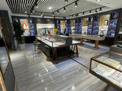 -宏宇眼镜蔡司依视路折扣店(兆佳眼镜城店)