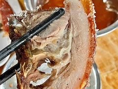 -黄记四更烤乳猪店