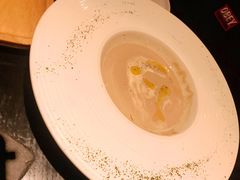 松露蘑菇奶油汤-C&R西班牙餐厅