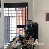 废墟里的超酷机车咖啡店🛺就是开着玩儿