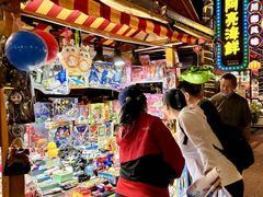 -三亚火车头万人海鲜广场