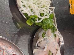 -鹿鸣山草本茶香火锅(园西路店)