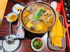精品牛腩牛杂煲-沙胆彪炭炉牛杂煲(成都玉林店)
