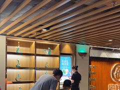 -海底捞火锅鲜切牛肉主题店(长寿路店)