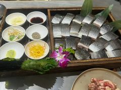 -围炉肉舍•炭烤活鳗•丹东海鲜烤肉(步行街店)