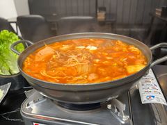 部队火锅-HONGA HONGA雄家(曹路店)