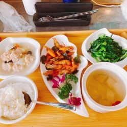 -卓玥国际月子会所(罗山路店)