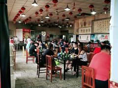 大堂-金卯白肉罩火烧