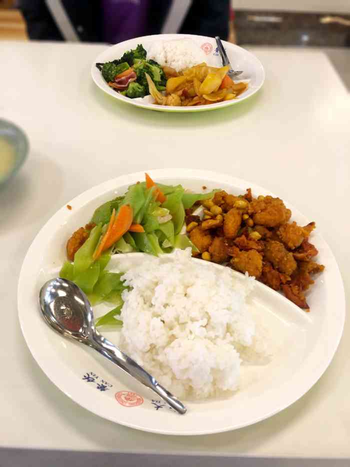 山东大学青岛校区食堂图片