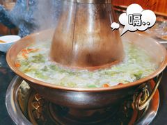 -果松木炭酸菜铜火锅·外婆参鸡汤