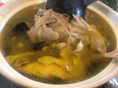 散养老母鸡汤-深山老屋(张江店)