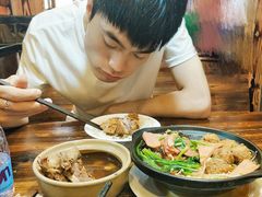 -万和春排骨砂锅米饭(湖北路店)