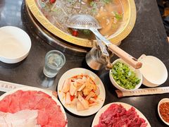 -周老三跷脚牛肉·全牛火锅(非遗传承店)