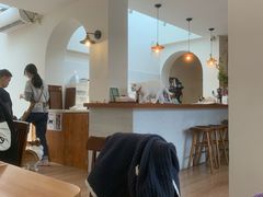 -有猫主题·治愈系猫咖(曾厝垵店)