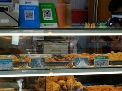 面包甜点陈列柜-春苗炸鸡