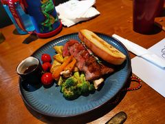 -JINNS锦时 steak&pizza(浸信会礼拜堂旧址店)