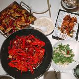 簋街排了3个小时队吃上的绝味-烤蛙 麻小