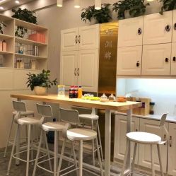 -V8潮牌·接发烫染连锁