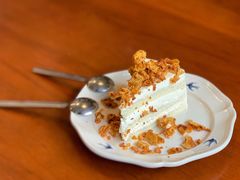 鲜奶油蛋糕佐焦糖脆-Be Lived Cafe比例咖啡(摩天轮店)