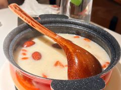 老妈蹄花汤-麻六记(新天地店)