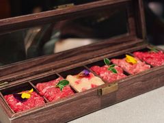 -左庭右院鲜牛肉火锅黑金店(陆家嘴中心店)
