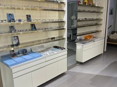 -视野联行眼镜•蔡司•依视路(温江店)