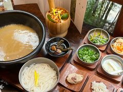 -银米·云南传统过桥米线(双廊黑金冠店)