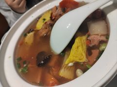 -江城小馆陕南妈妈菜·全球旅行餐厅(钟楼店)