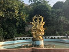 -伊岭岩风景区