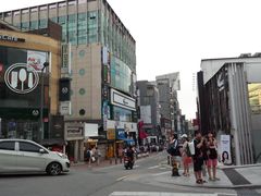 -梨大女人街