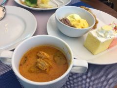 红咖喱汤-A-ONE皇家邮轮酒店海鲜自助餐