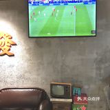 撸🍢串，看⚽️球，吹牛=夏天