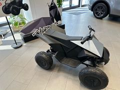 -TESLA 特斯拉(上海太古汇体验店)