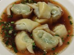 野荠菜鲜肉馄饨-南小馆(迪士尼小镇店)