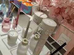 -名创优品(北京新中关购物中心地铁层店)