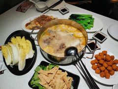 -肥仔文澳门猪骨煲(南京西路店)