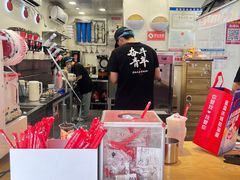 -蜜雪冰城(万达广场外B号门门口外集装箱店)