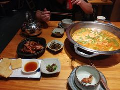 老凯俚酸汤鱼-野山舂·贵州现舂酸汤火锅(鸿通城店)