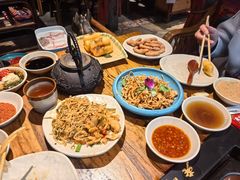 -老牌坊云南鱼豆花火锅(爱建店)