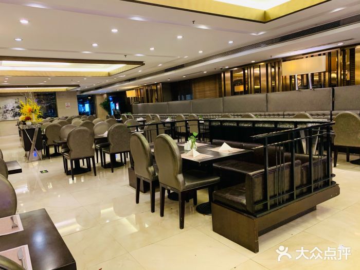晶丽香榭自助餐(南京大饭店)大堂图片
