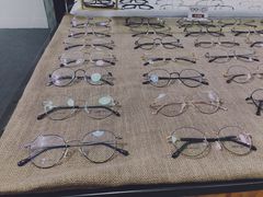 -罗伯特眼镜·蔡司官方授权(罗湖国贸店)