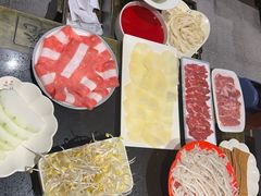 -宽板凳老灶火锅(台湾街店)